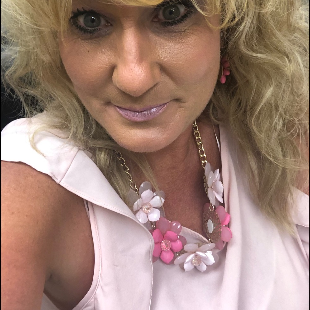 Meet your Posher, Corynne